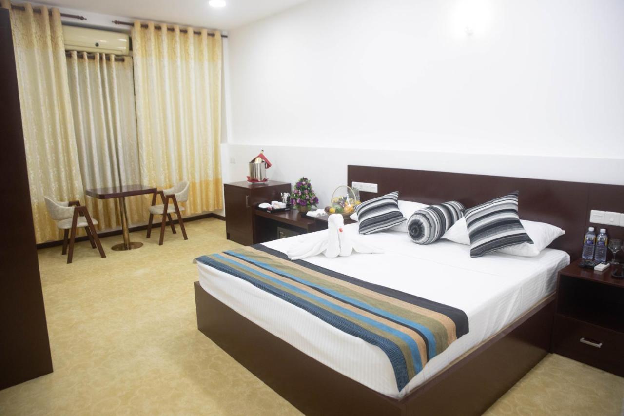 Hotel Kamrel Kurunegala Eksteriør bilde