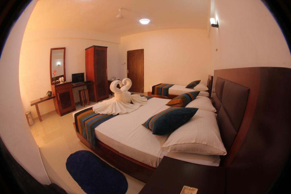 Hotel Kamrel Kurunegala Eksteriør bilde
